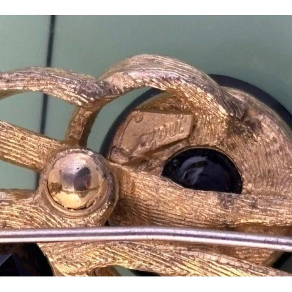 Vintage CAPRI Brooch Pin Black  Glass Goldtone Leaf Branch  2”